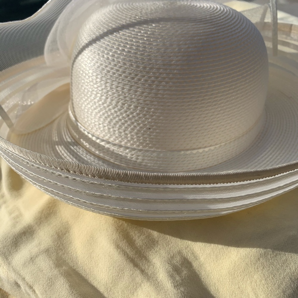 Hat - Picture 4 of 5